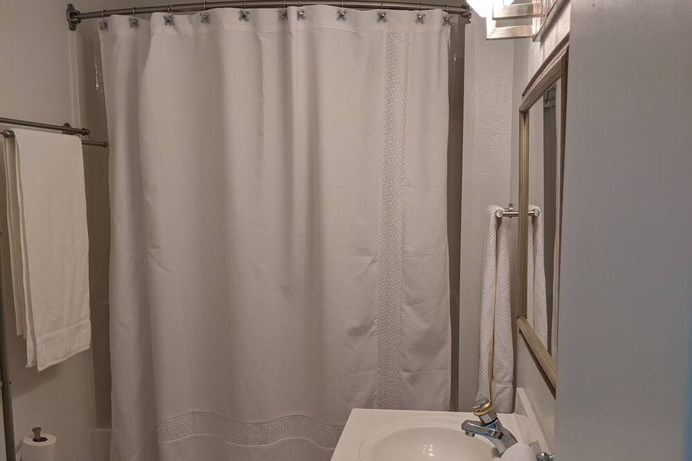 Photo of Bathroom in Carlton Hills