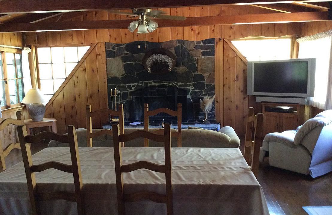 Photo of Livingroom in Kernville
