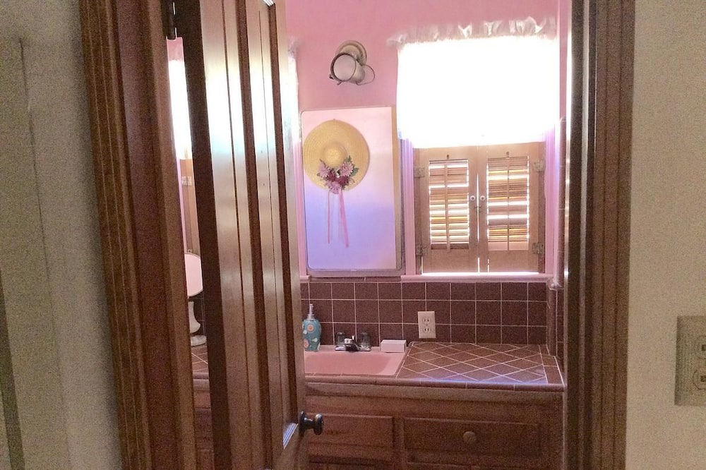 Photo of Bathroom in Kernville