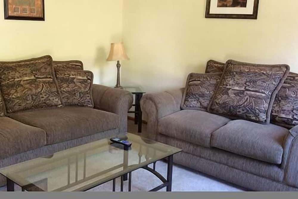 Photo of Livingroom in Kernville