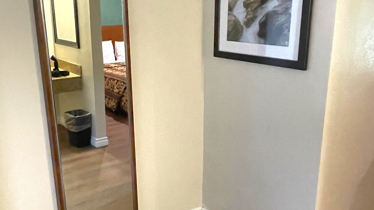 Photo of Bedroom in Mid-Wilshire