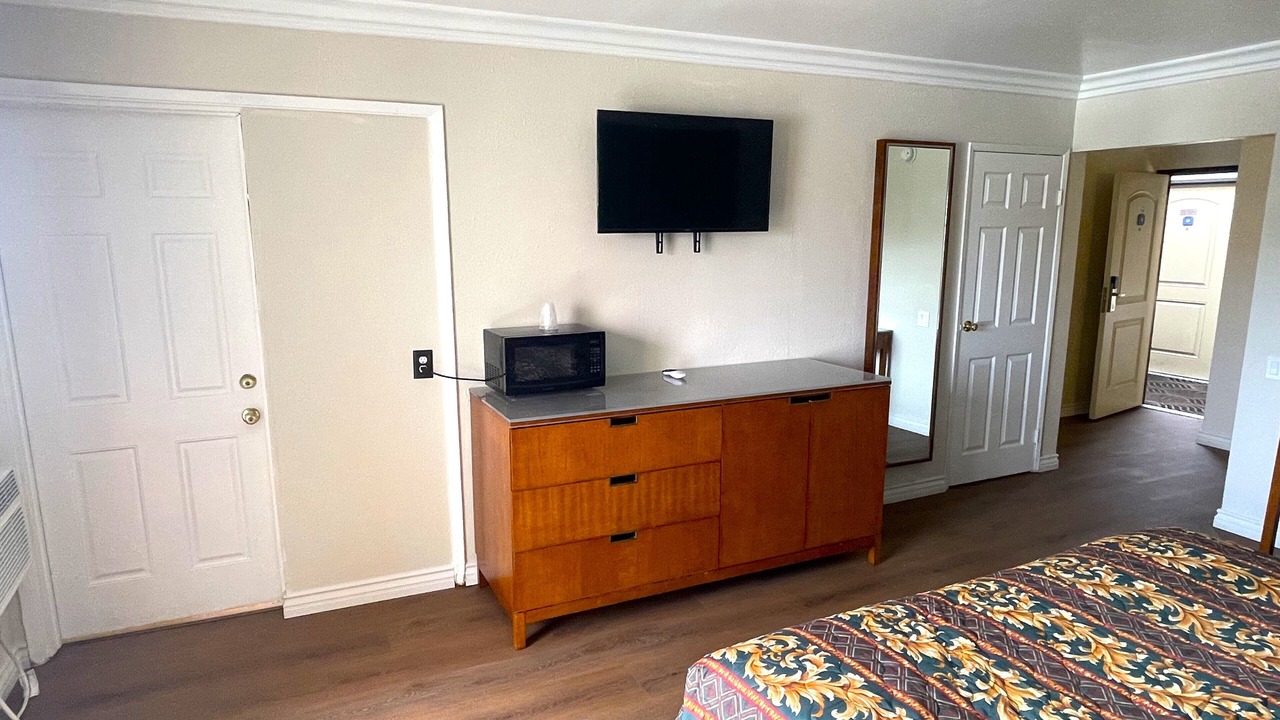 Photo of Bedroom in Mid-Wilshire