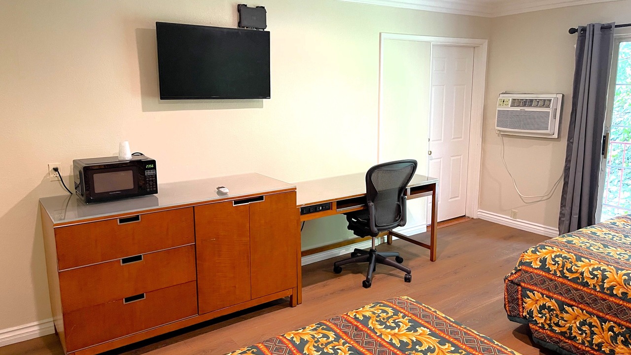 Photo of Bedroom in Mid-Wilshire