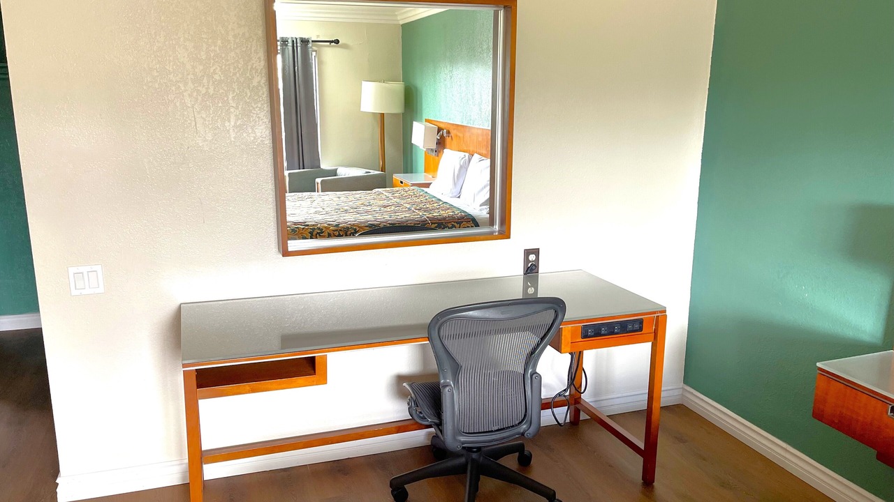 Photo of Bedroom in Mid-Wilshire