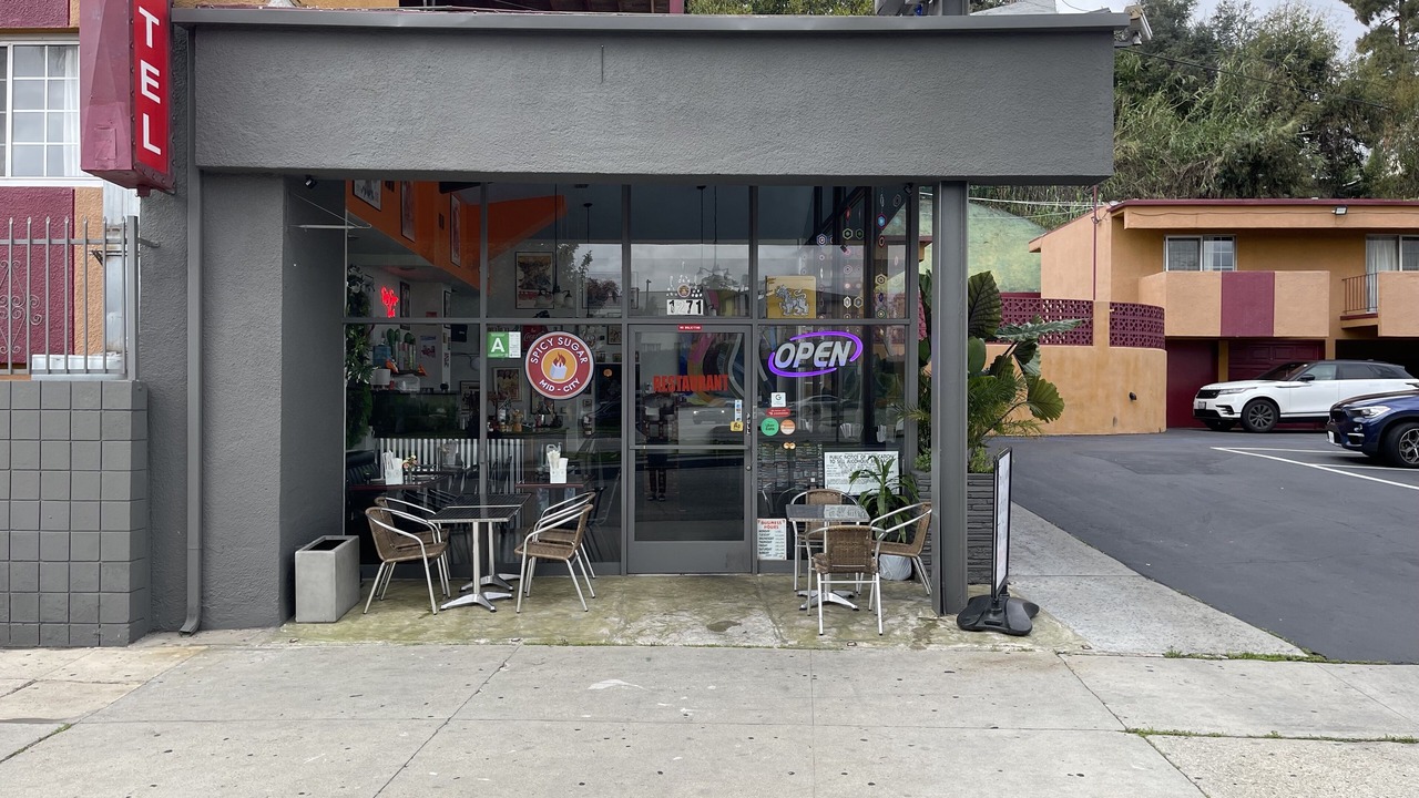 Photo of Outdoor in Mid-Wilshire