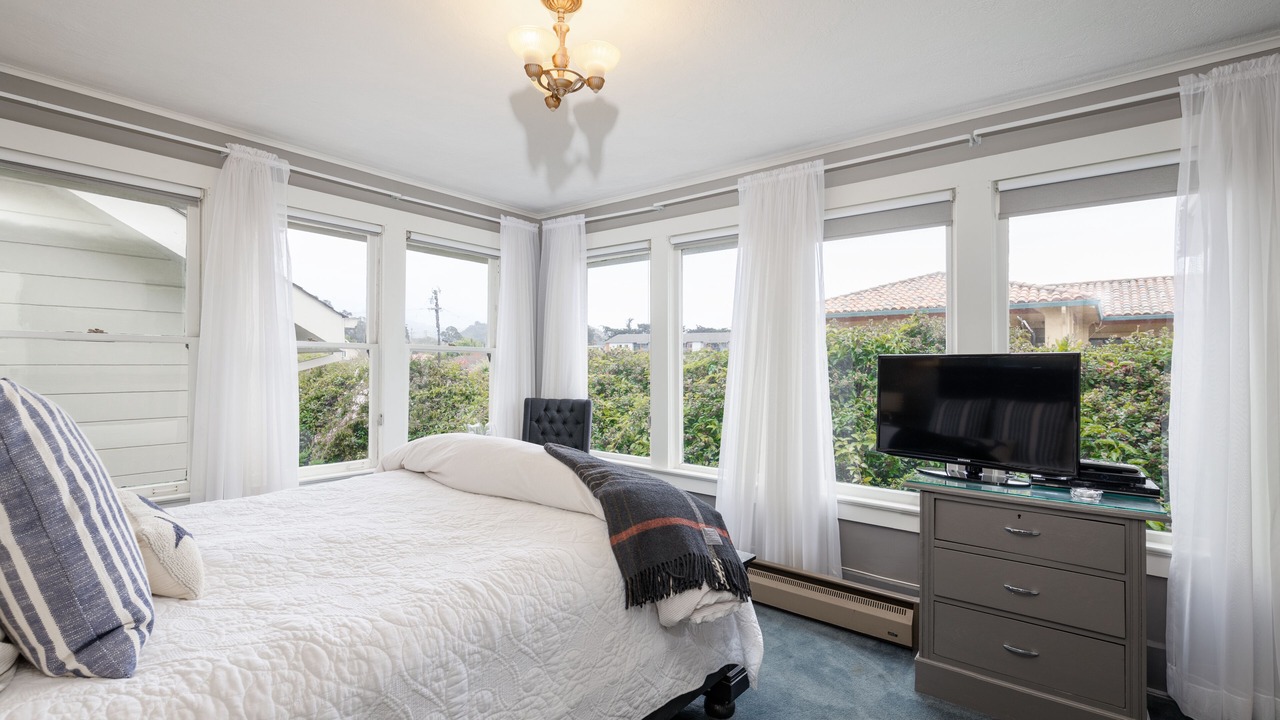 Photo of Bedroom in Half Moon Bay