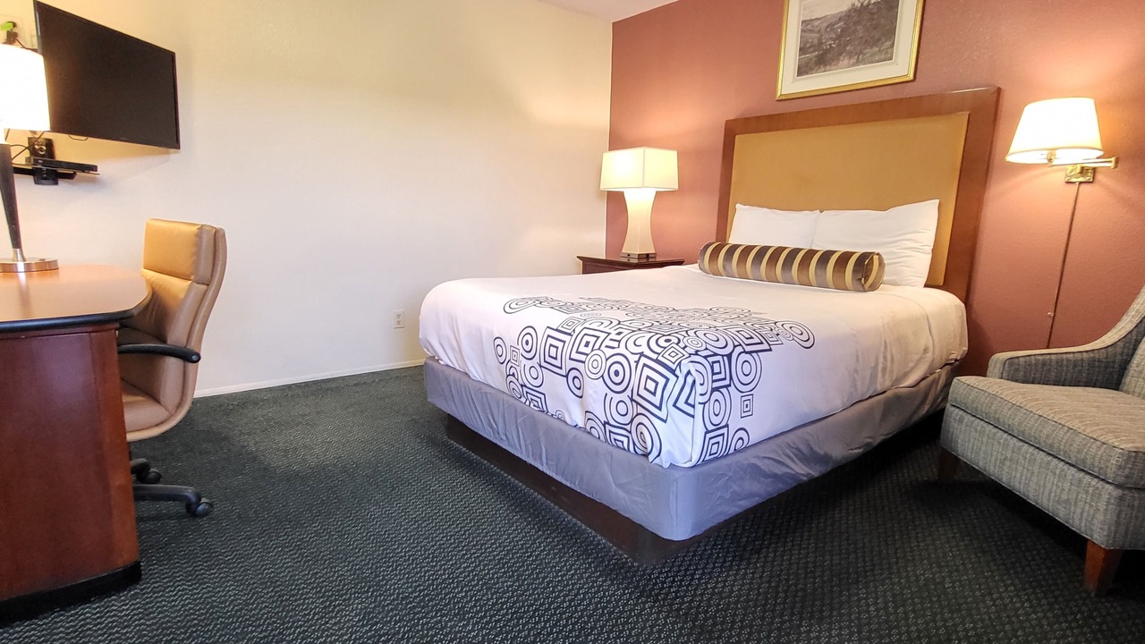 Photo of Bedroom in Barstow