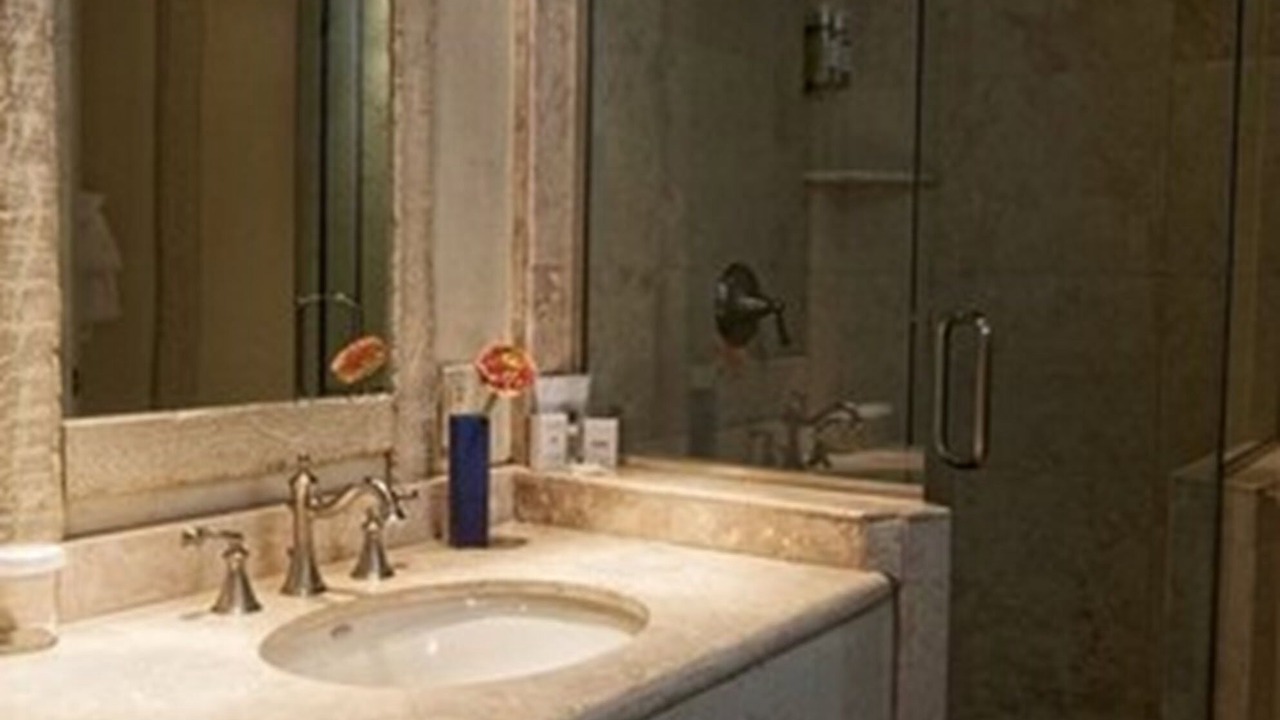 Photo of Bathroom in Golden Rectangle
