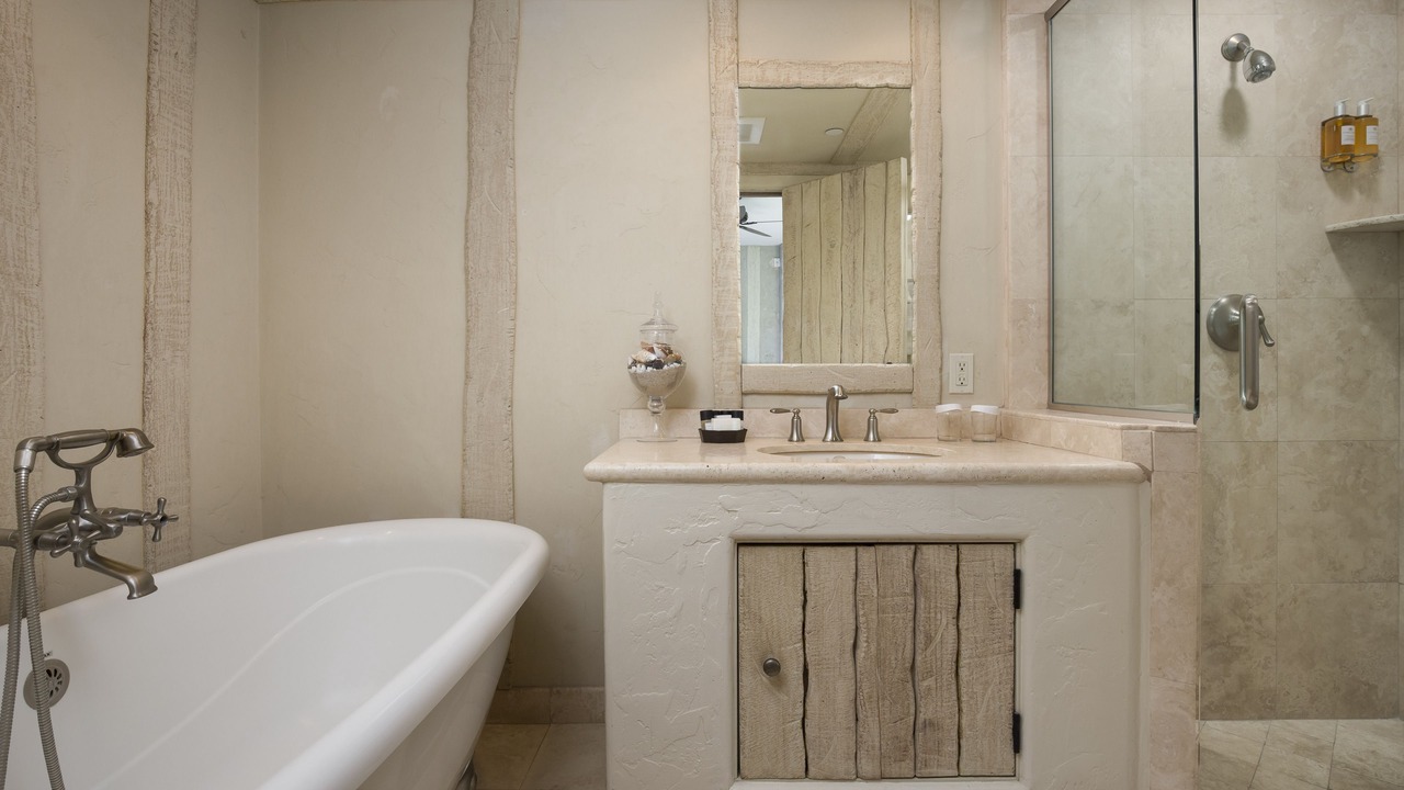 Photo of Bathroom in Golden Rectangle