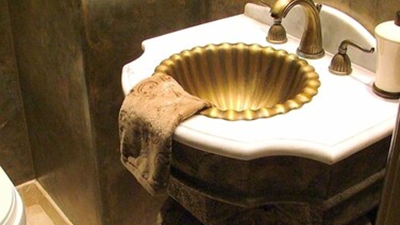 Photo of Bathroom in Golden Rectangle