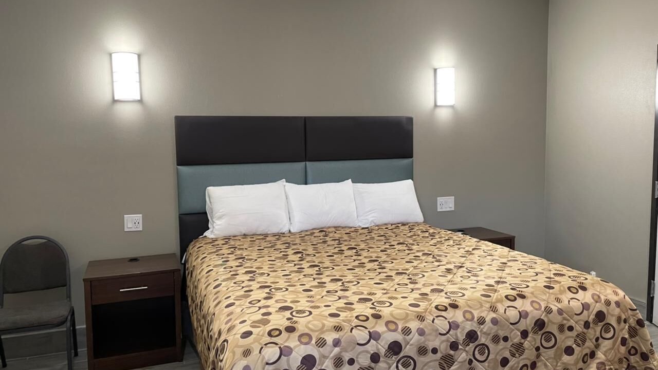Photo of Bedroom in Lynwood