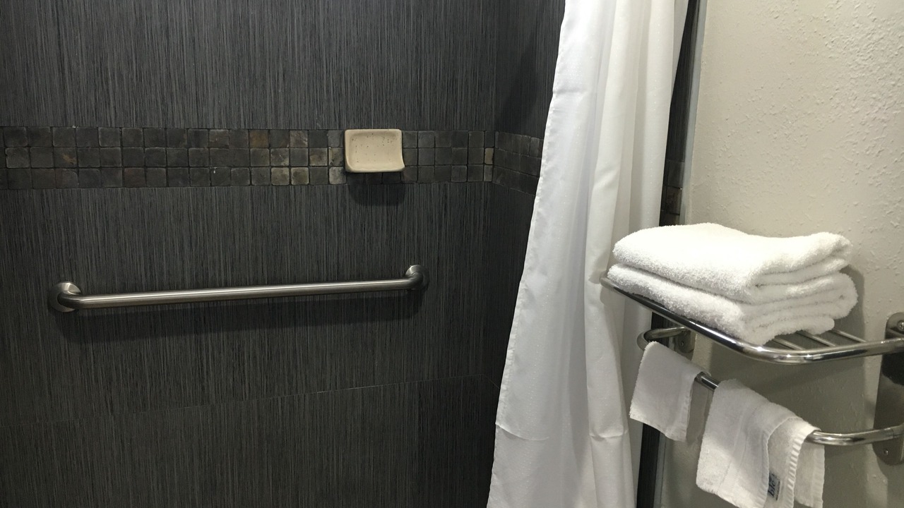 Photo of Bathroom in Lynwood