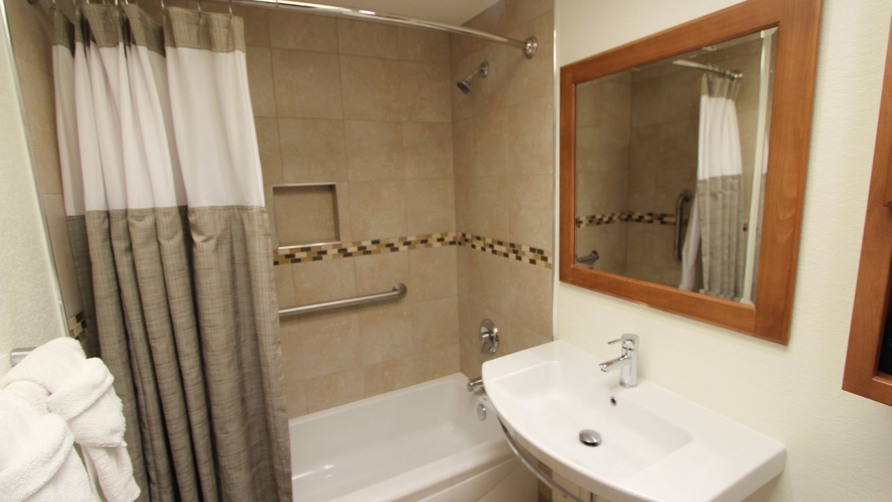 Photo of Bathroom in Araby Commons