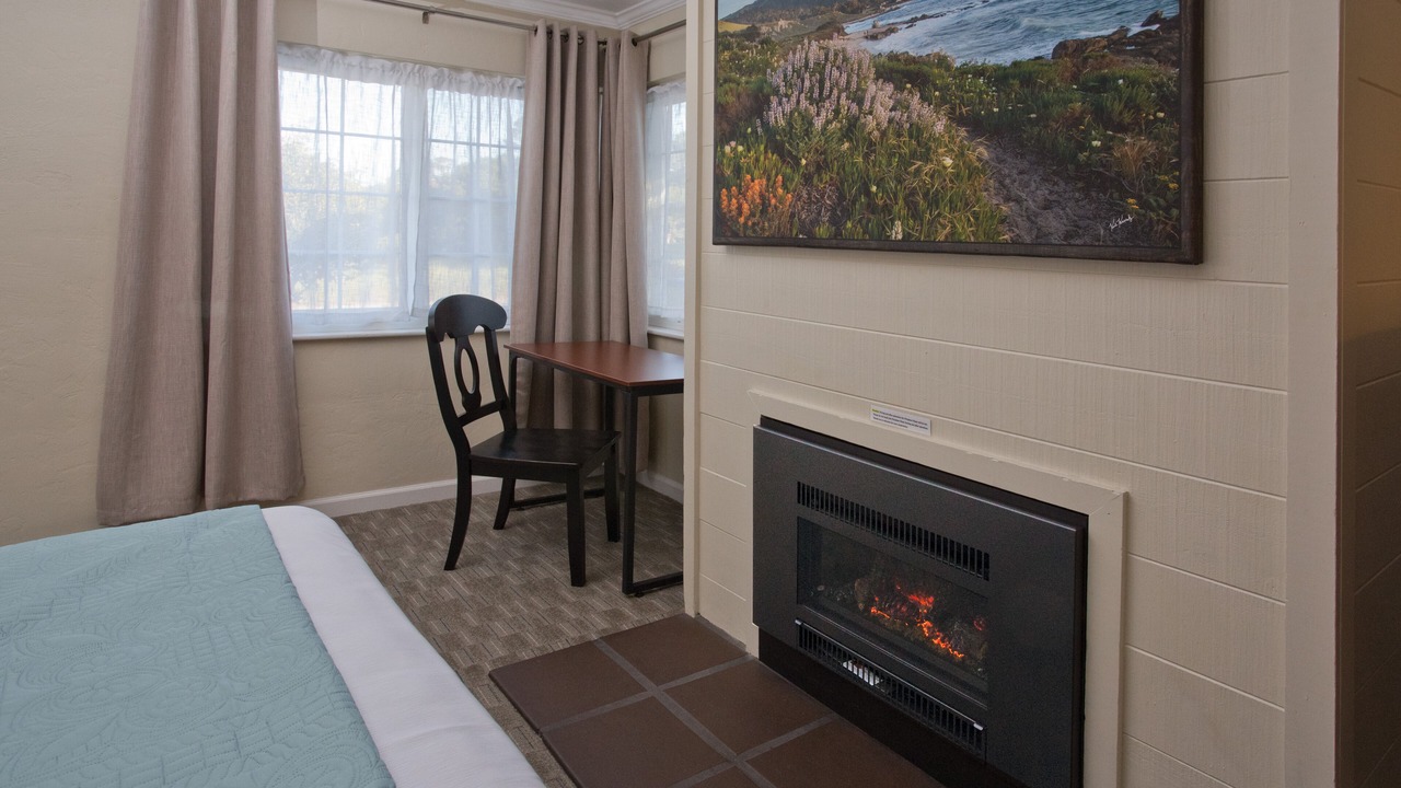 Photo of Livingroom in Munras Avenue