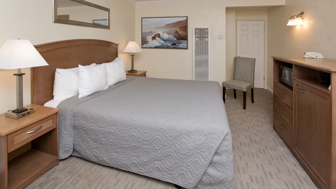 Photo of Bedroom in Munras Avenue