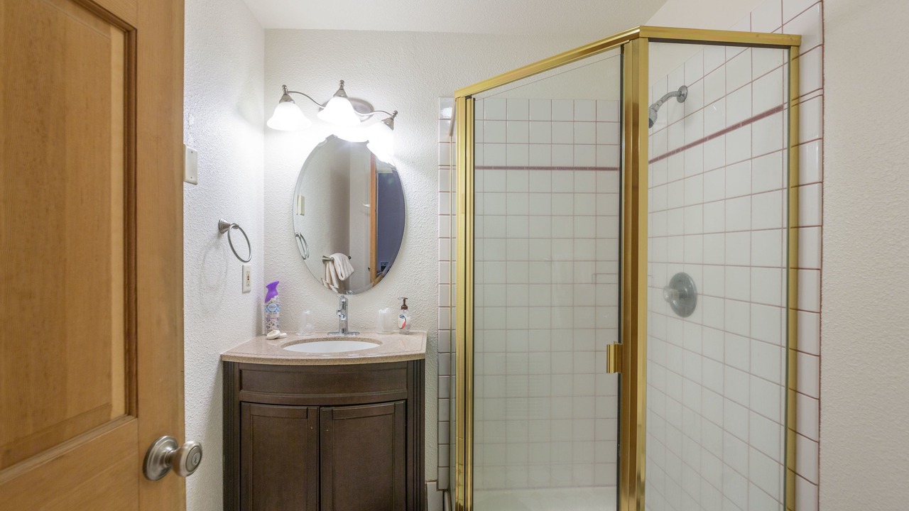 Photo of Bathroom in Yosemite West
