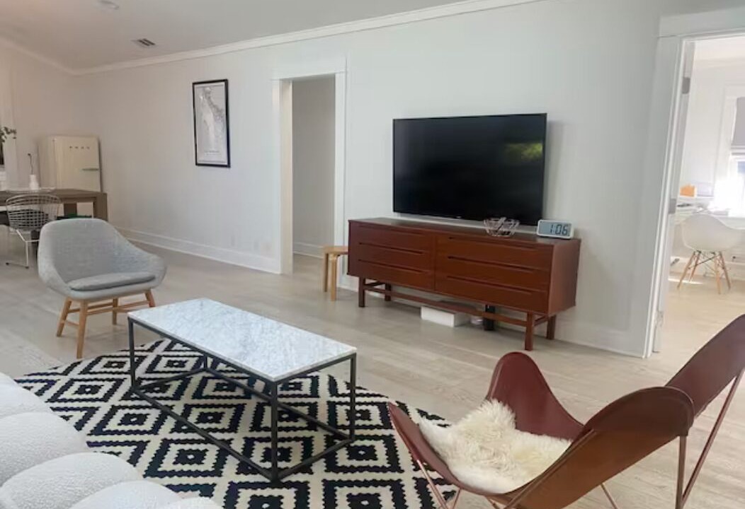 Photo of Livingroom in West Los Angeles