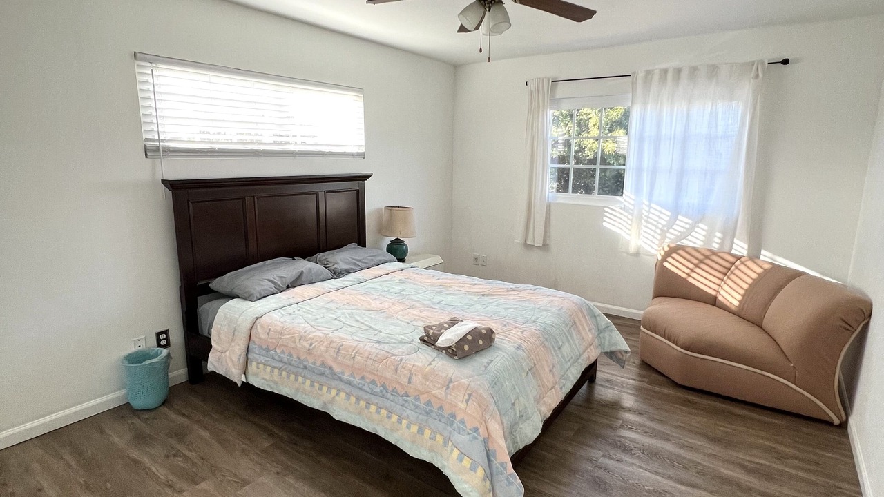 Photo of Bedroom in Bellflower