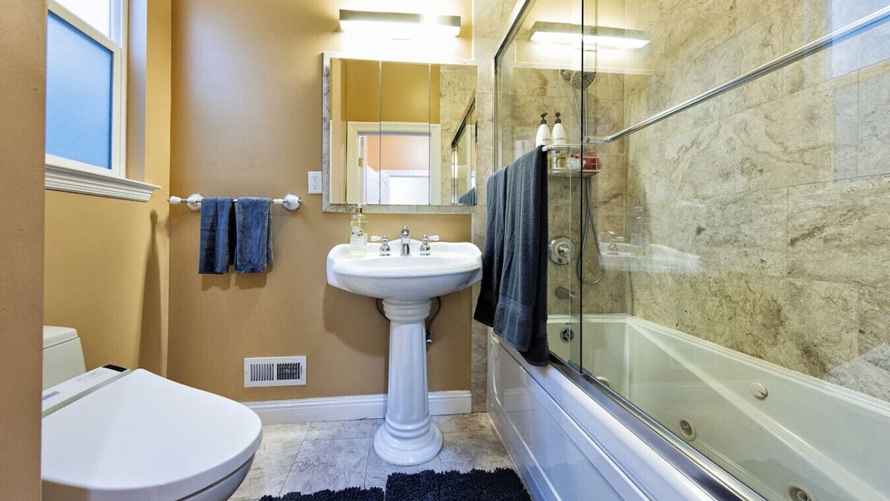 Photo of Bathroom in Little Russia