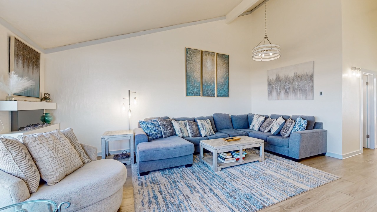 Photo of Livingroom in Castroville