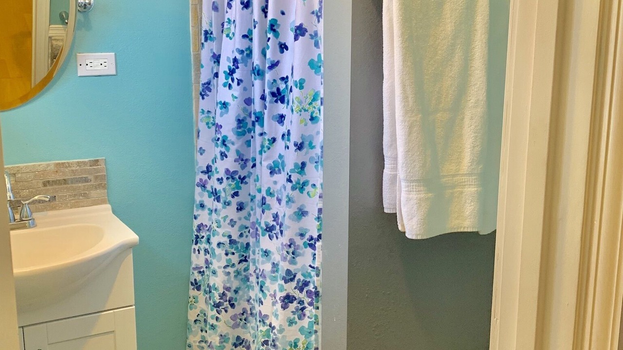 Photo of Bathroom in Harbor