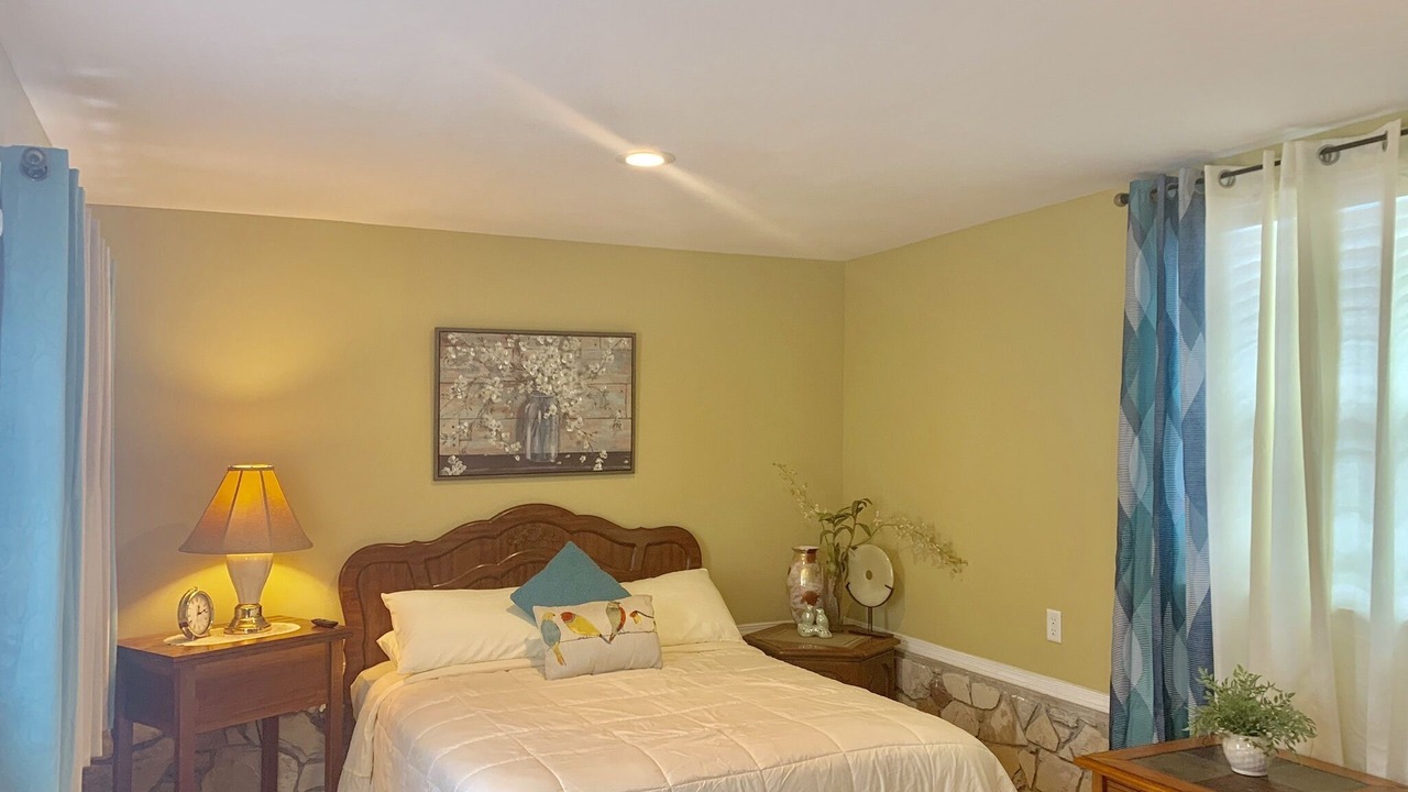 Photo of Bedroom in Harbor