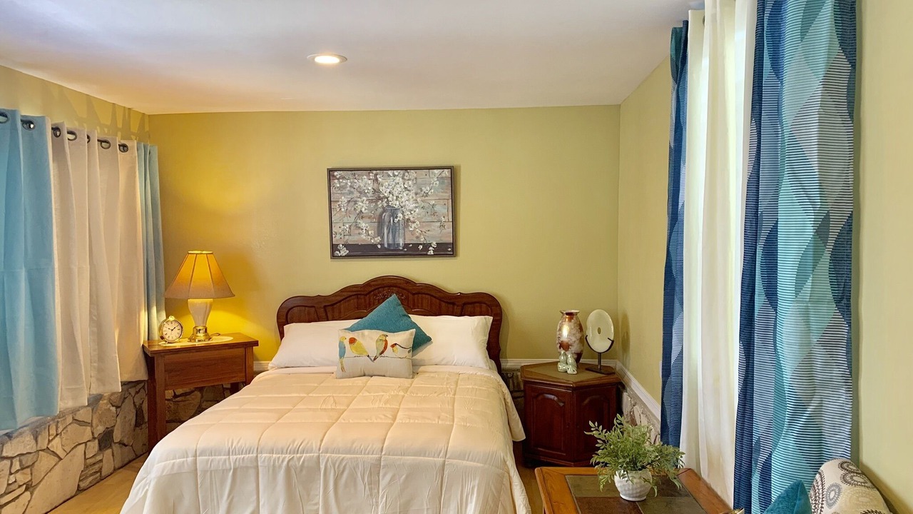 Photo of Bedroom in Harbor
