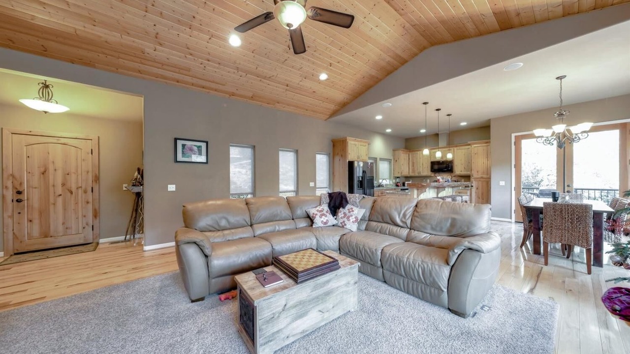 Photo of Bedroom in Yosemite Forks