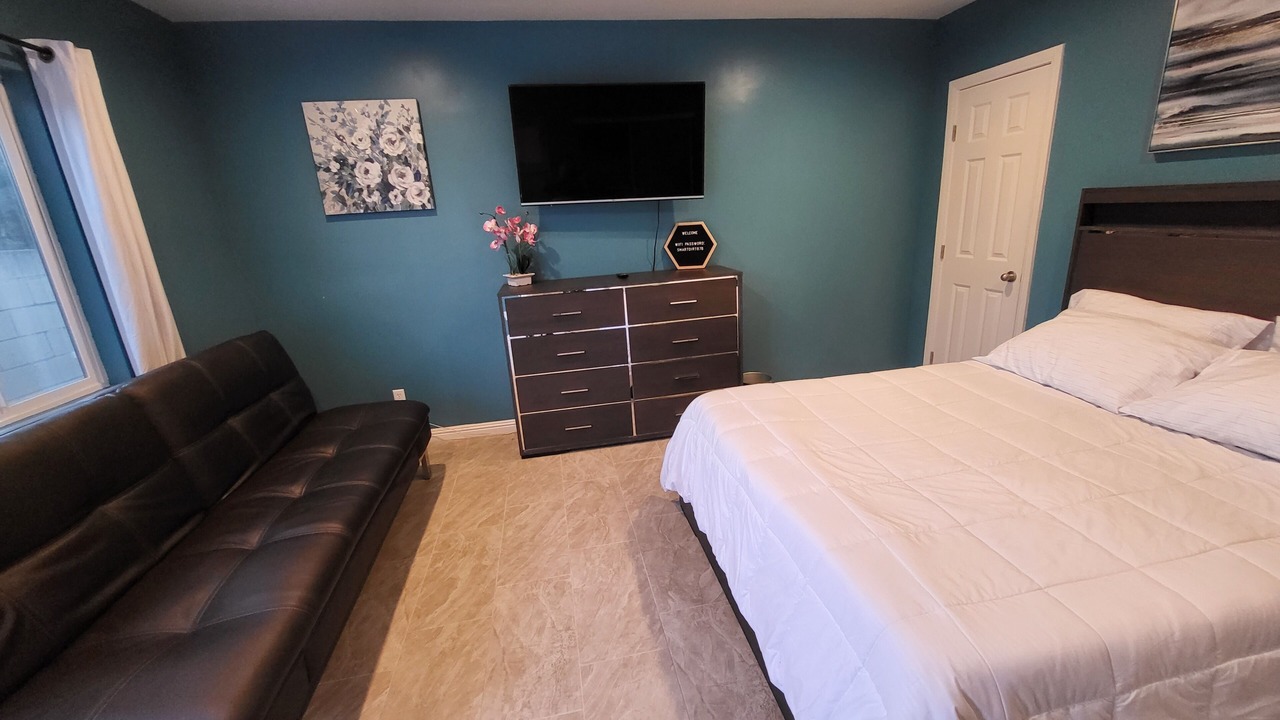 Photo of Bedroom in Compton