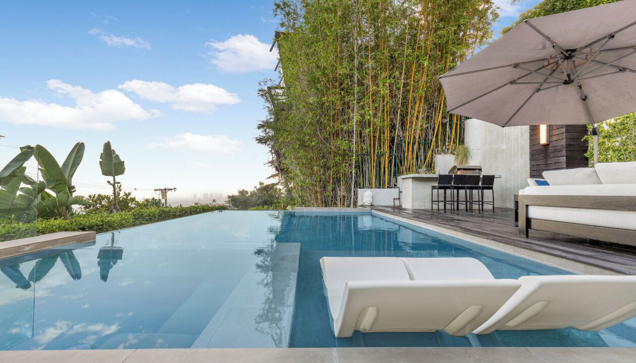 Photo of Outdoor in Hollywood Hills West