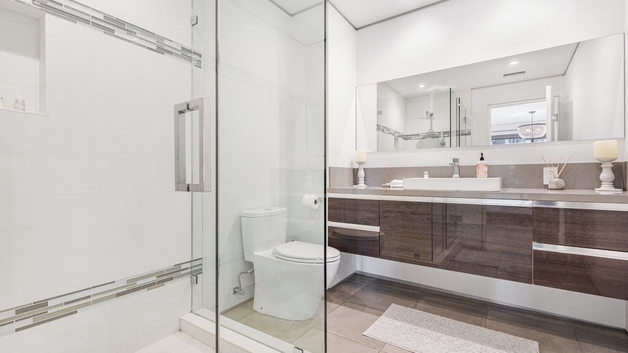 Photo of Bathroom in Hollywood Hills West