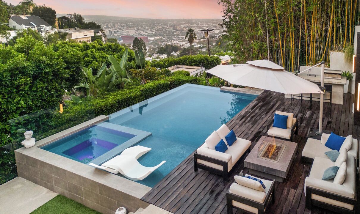 Photo of Outdoor in Hollywood Hills West