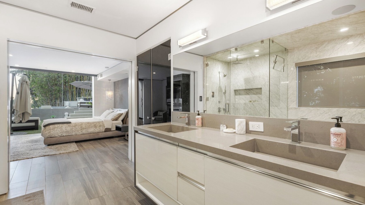 Photo of Bathroom in Hollywood Hills West