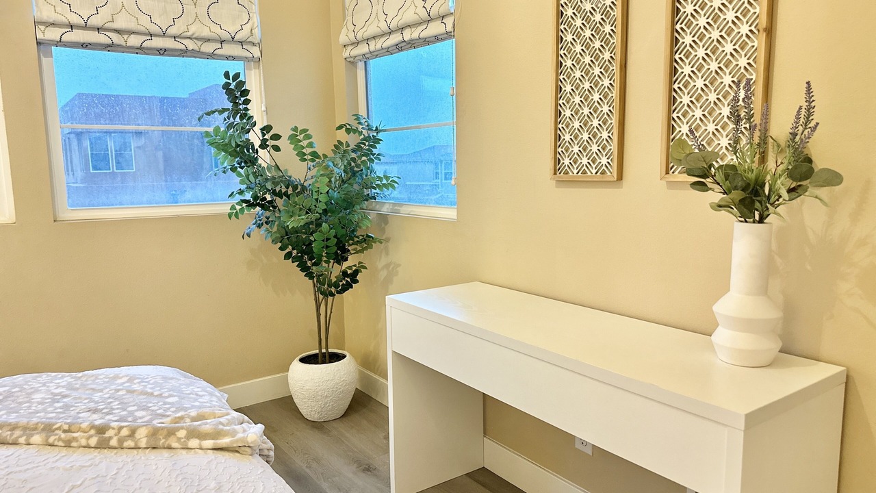 Photo of Bedroom in Portola Springs