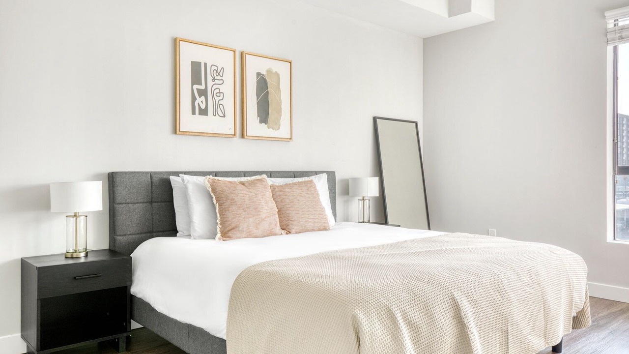 Photo of Bedroom in NoHo Arts District