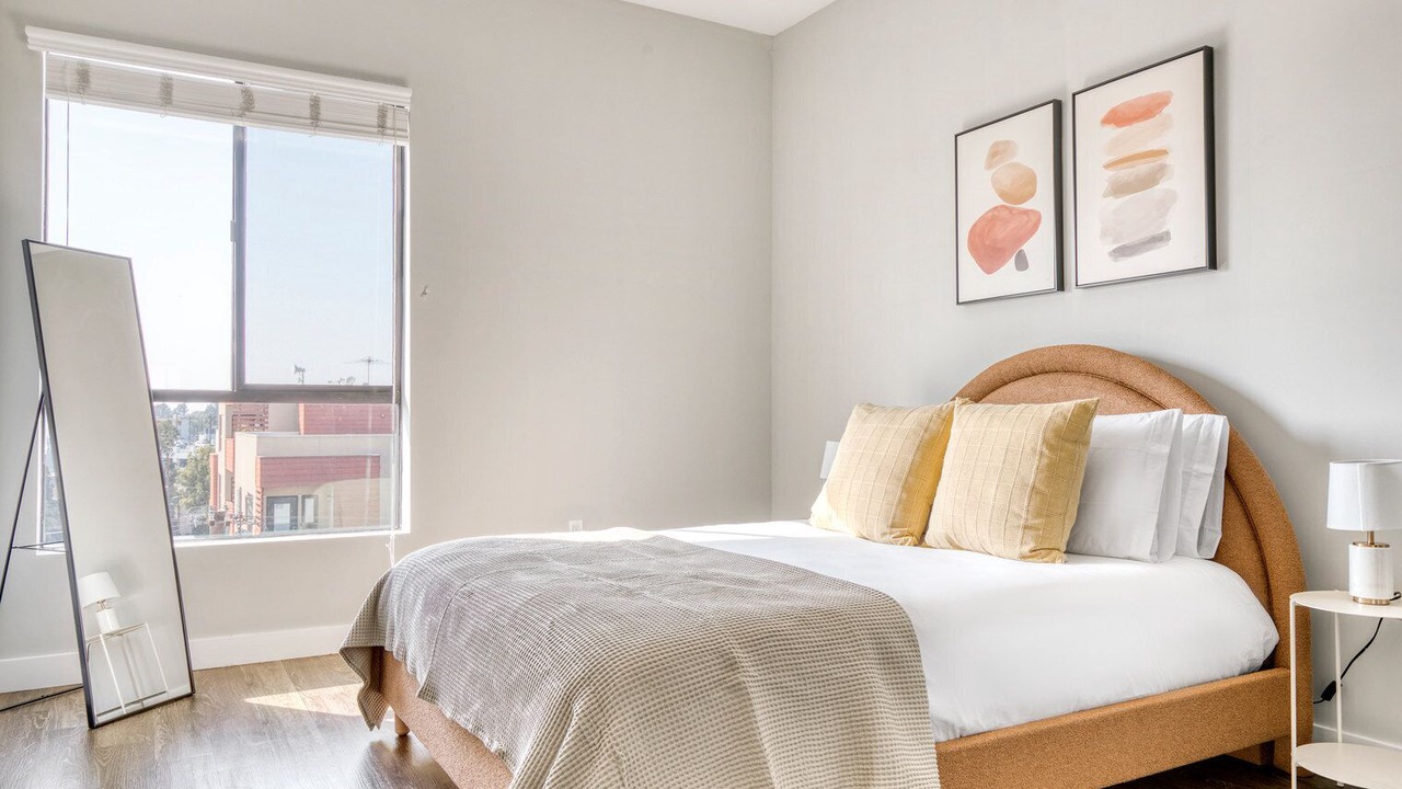 Photo of Bedroom in NoHo Arts District