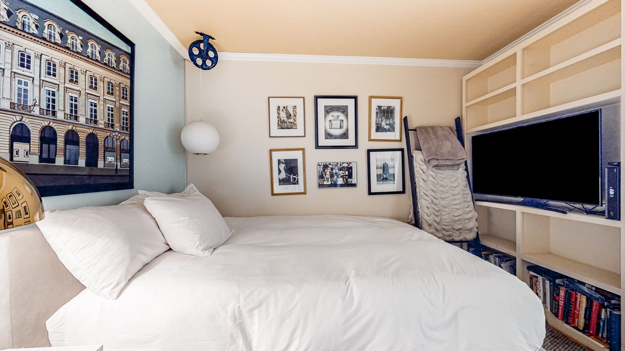 Photo of Bedroom in Santa Ana Heights