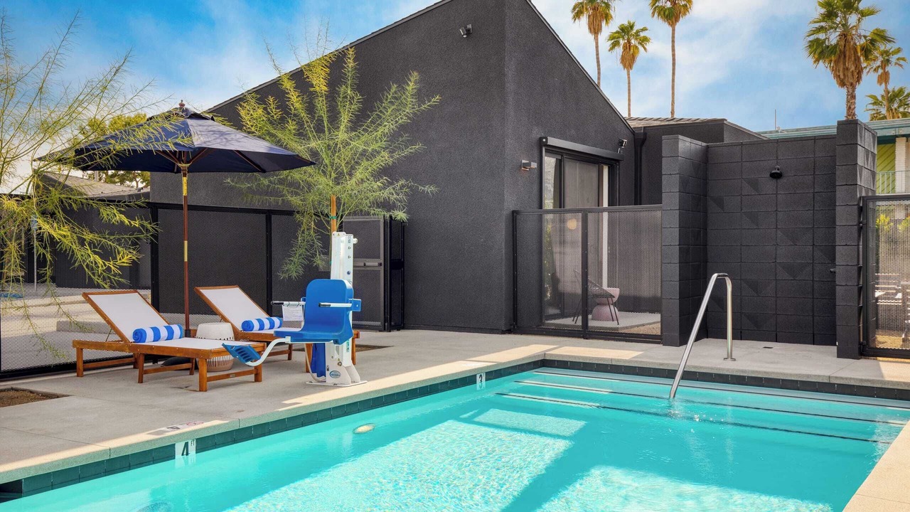 Photo of Others in Downtown Palm Springs