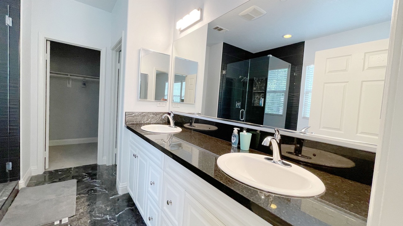 Photo of Bathroom in Portola Springs