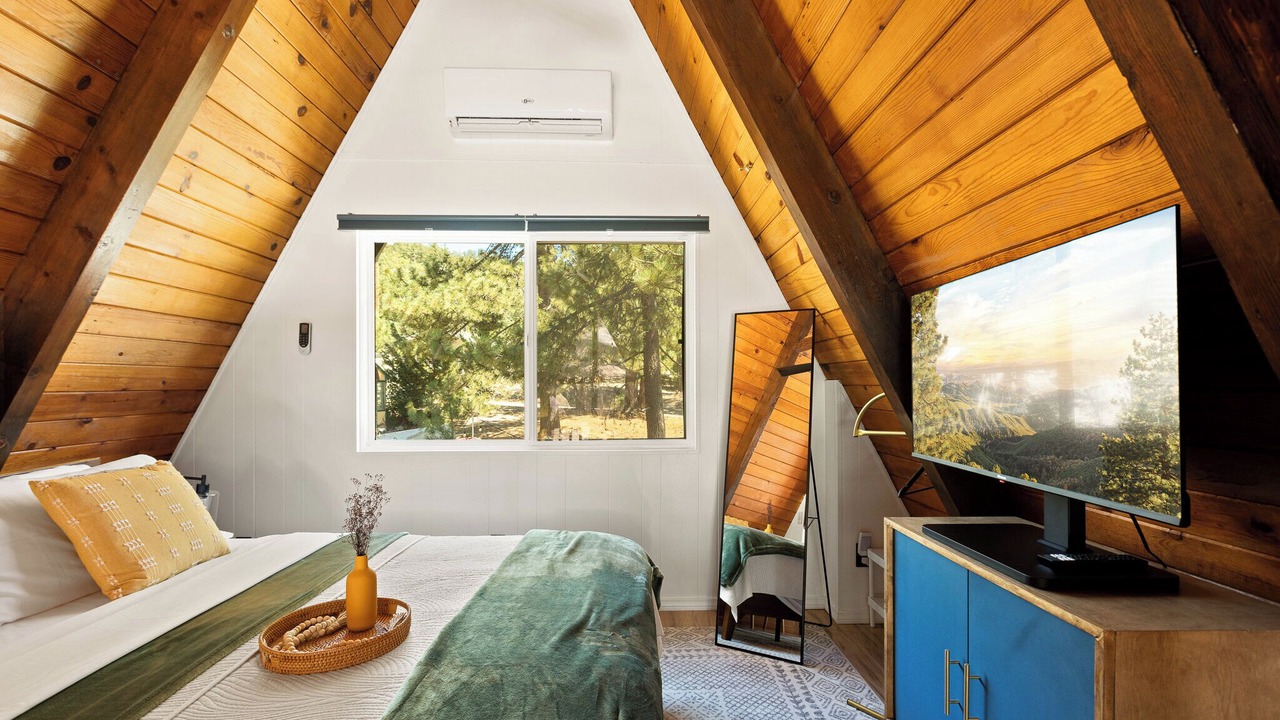 Photo of Bedroom in Arrowbear Lake