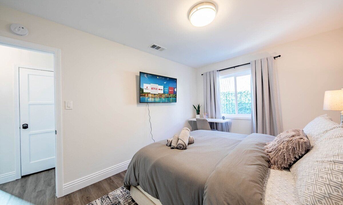 Photo of Bedroom in South San Gabriel