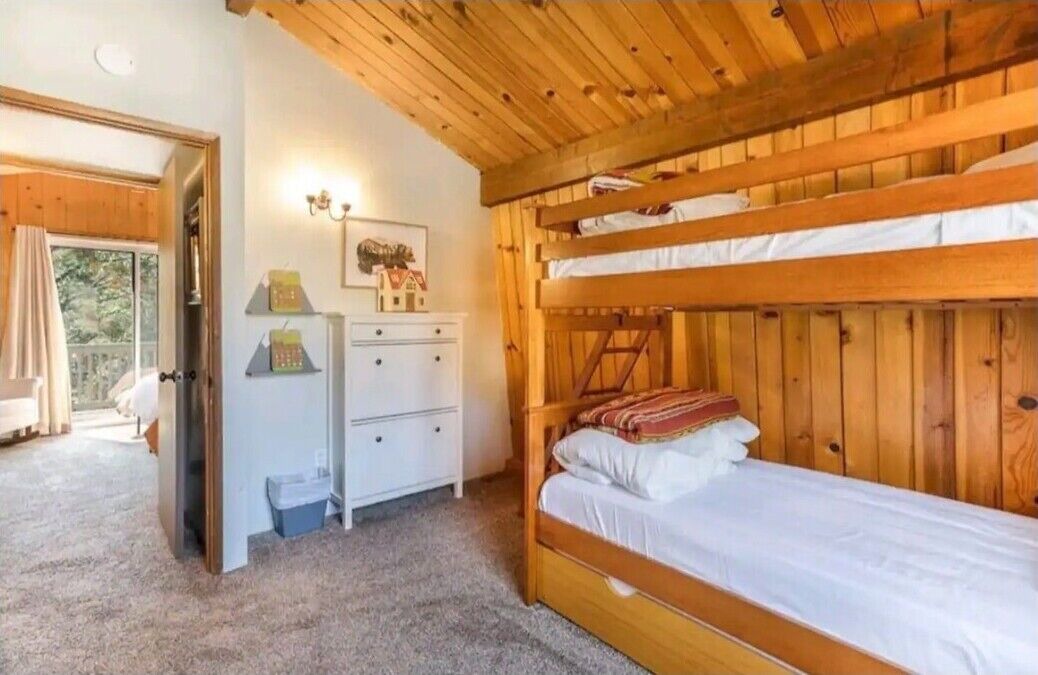Photo of Bedroom in Arrowbear Lake