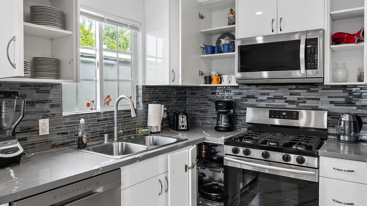 Photo of Kitchen in Lake Balboa