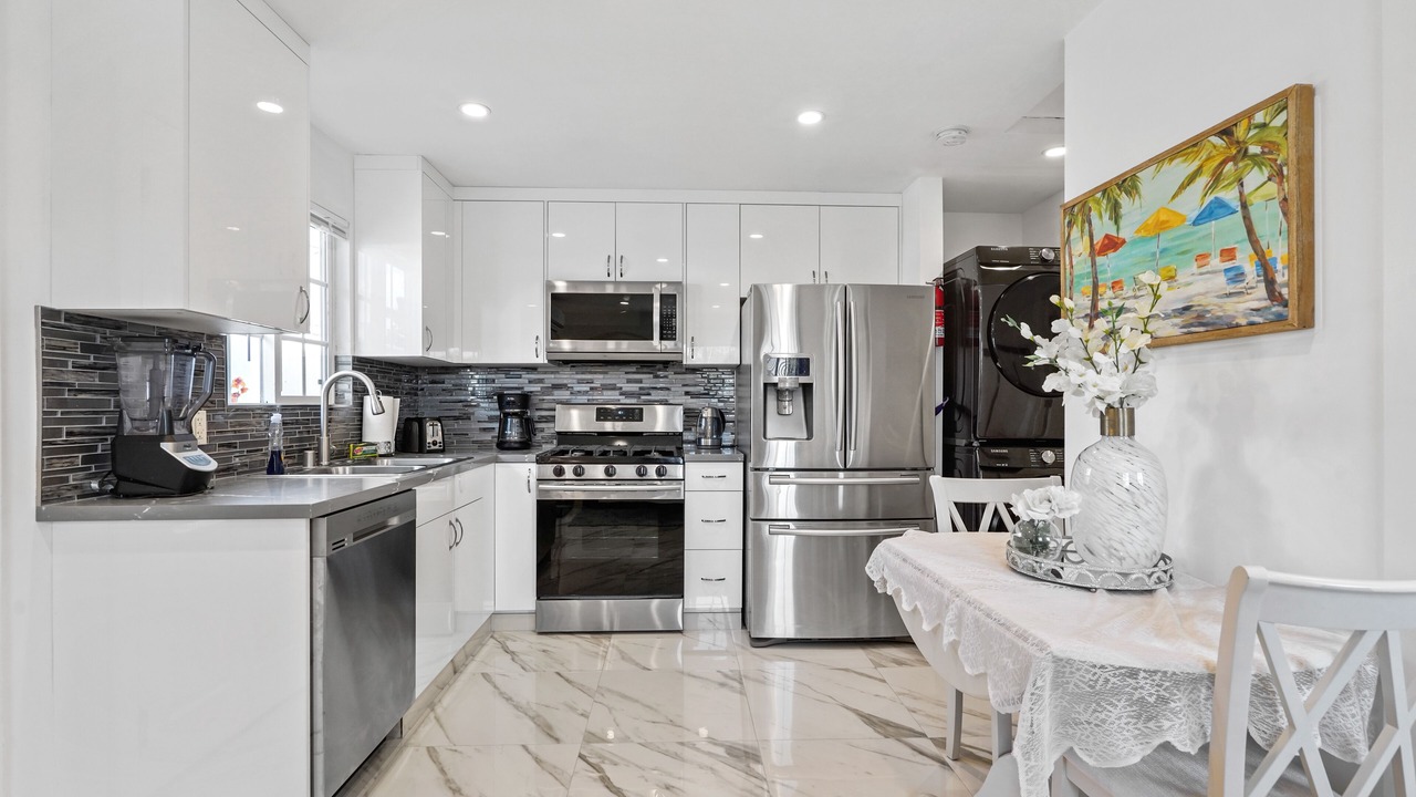 Photo of Kitchen in Lake Balboa