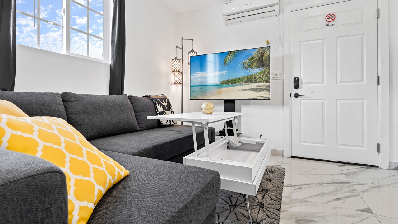 Photo of Livingroom in Lake Balboa