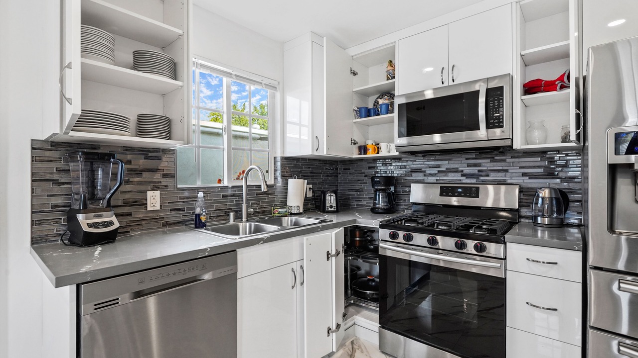 Photo of Kitchen in Lake Balboa