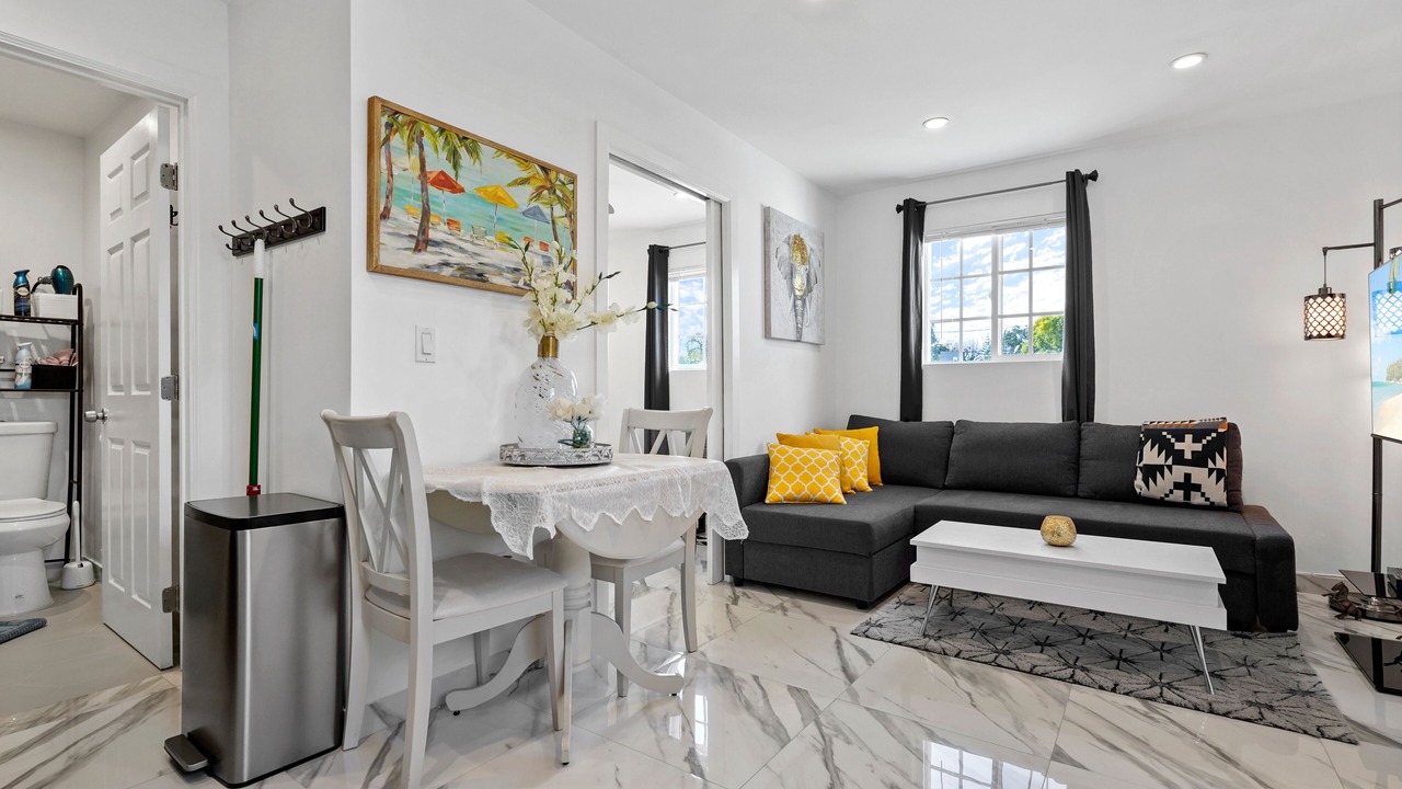 Photo of Livingroom in Lake Balboa