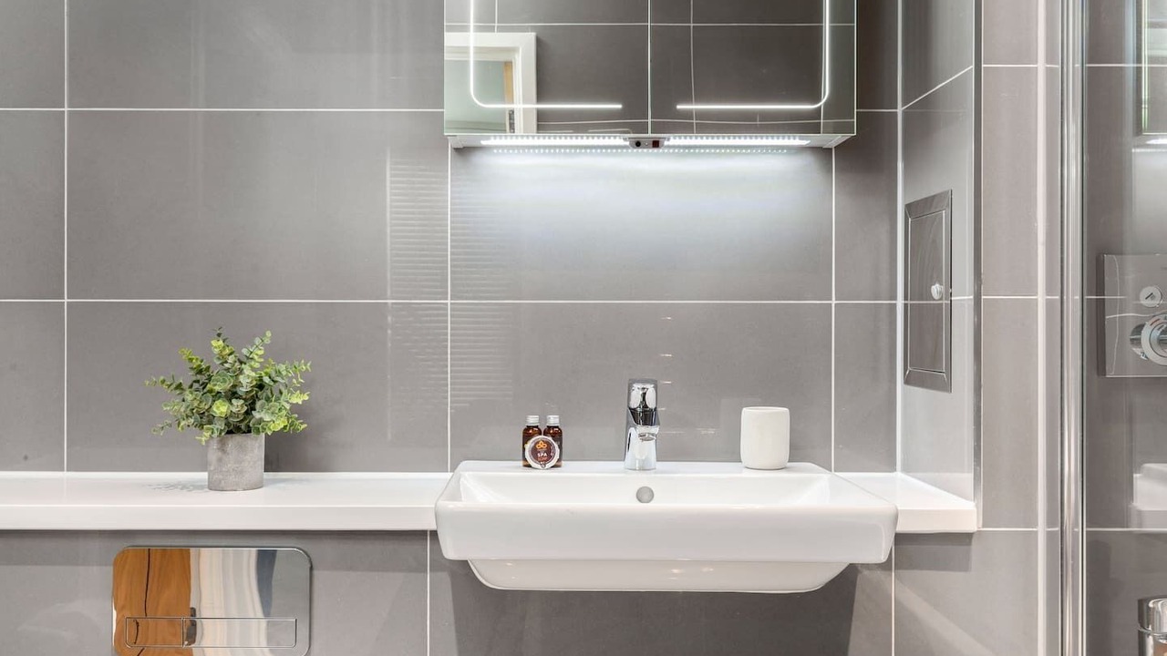 Photo of Bathroom in Camden Town with Primrose Hill