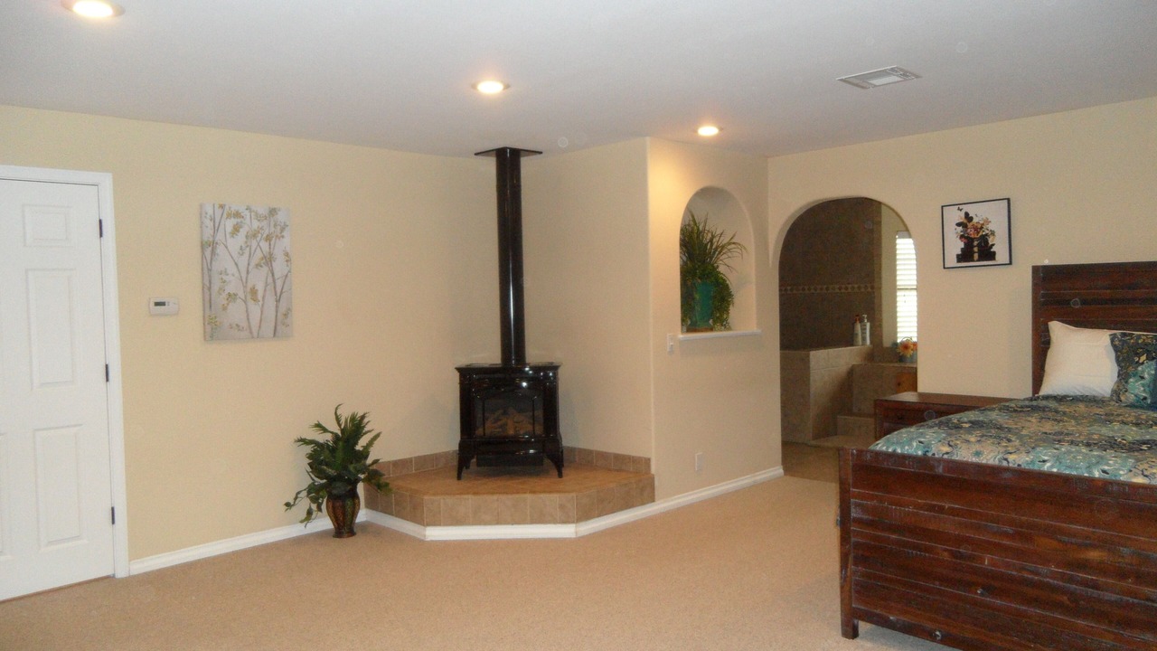 Photo of Bedroom in Frazier Park