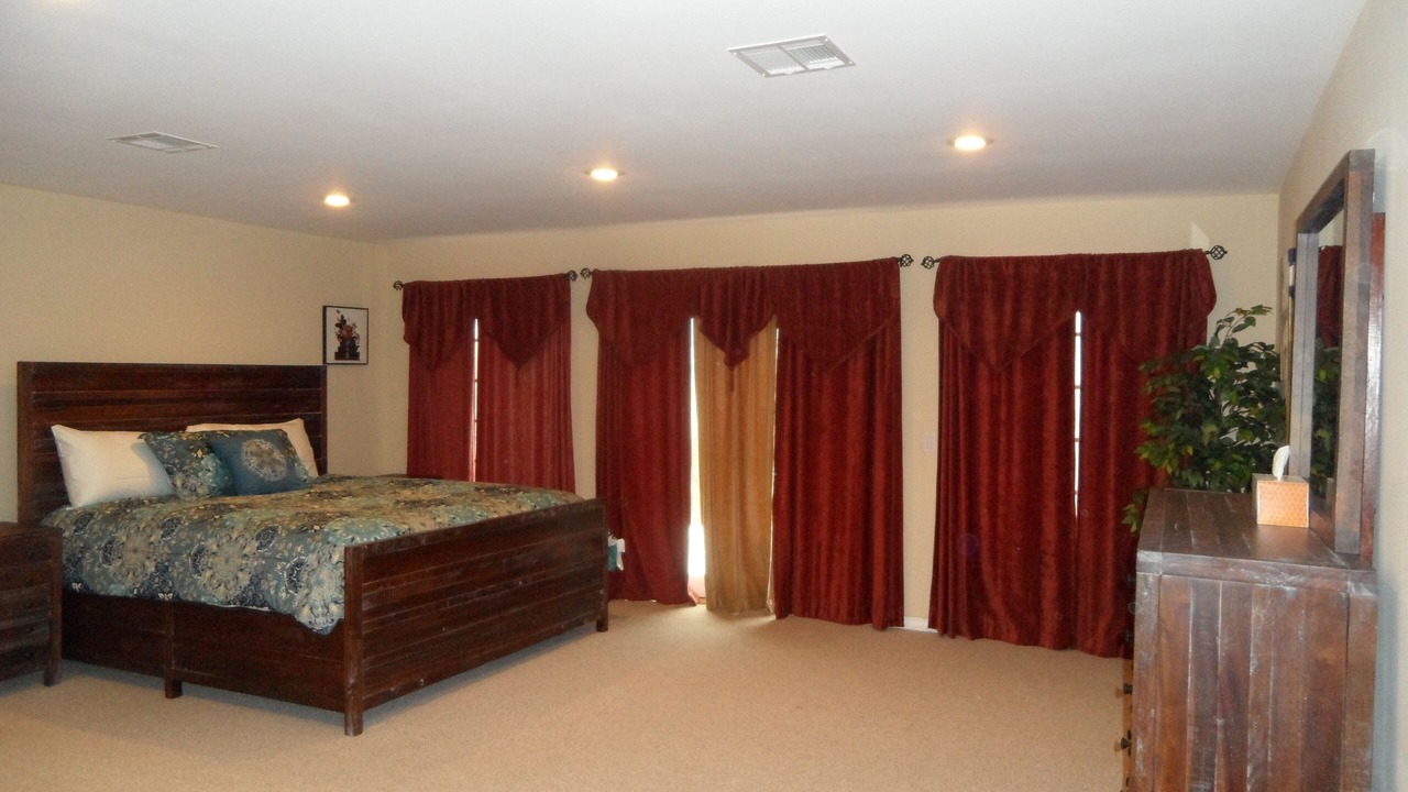 Photo of Bedroom in Frazier Park
